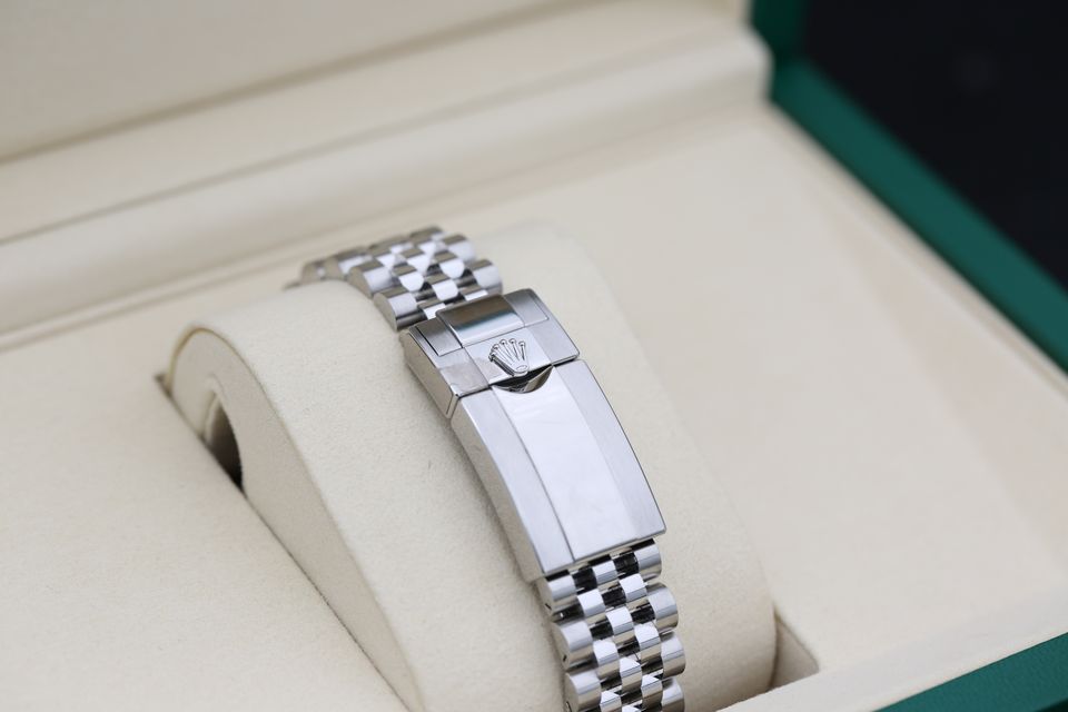 Rolex GMT Master II 126710 GRNR Image 3